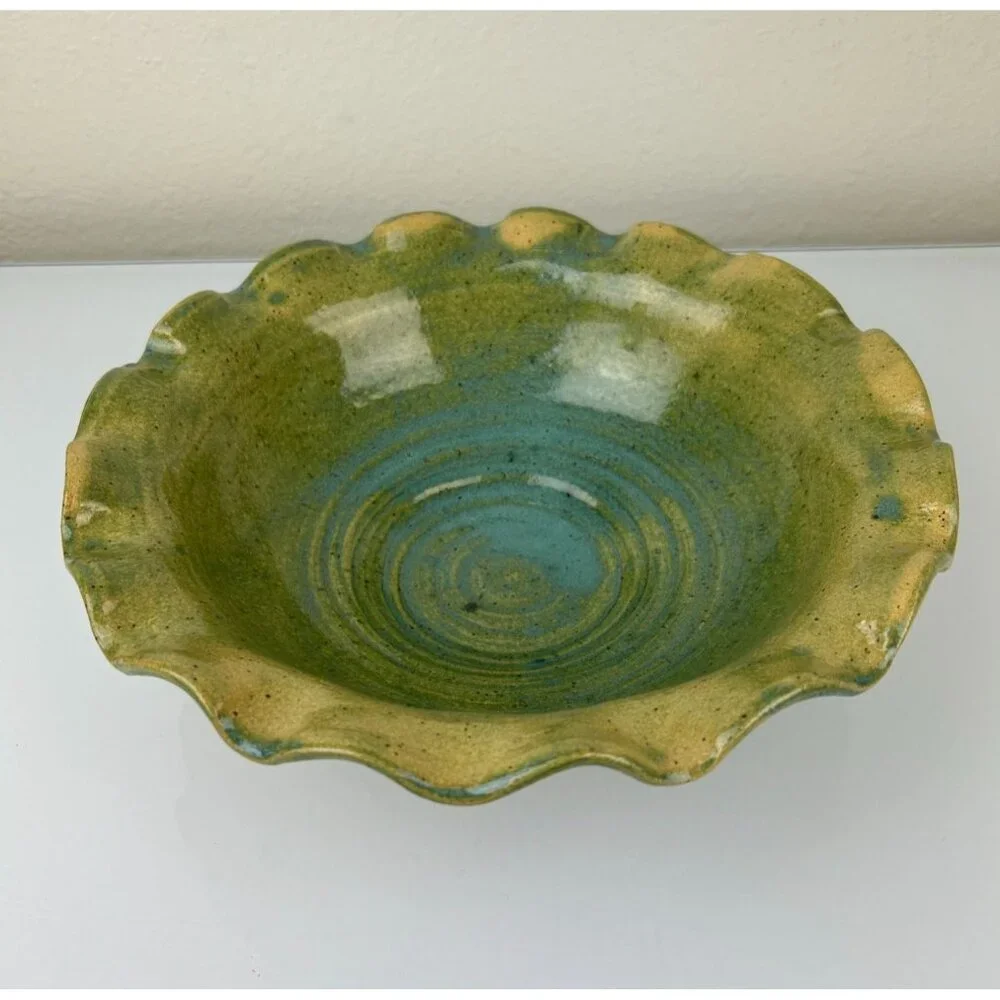 Geiger Vintage 1998 Green Ruffled Edge Pottery Bowl Home Art Signed